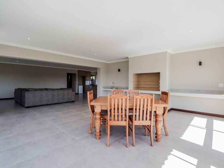 4 Bedroom Property for Sale in The Hill Western Cape